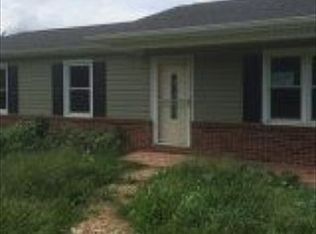 34151 Glove Dr, Glade Spring, VA 24340