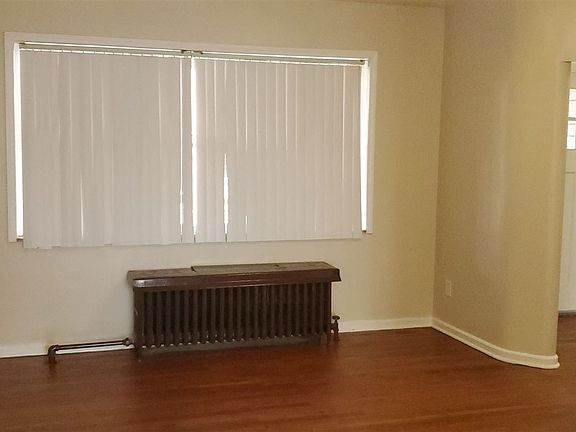 6908 Chaucer Living Room 2
