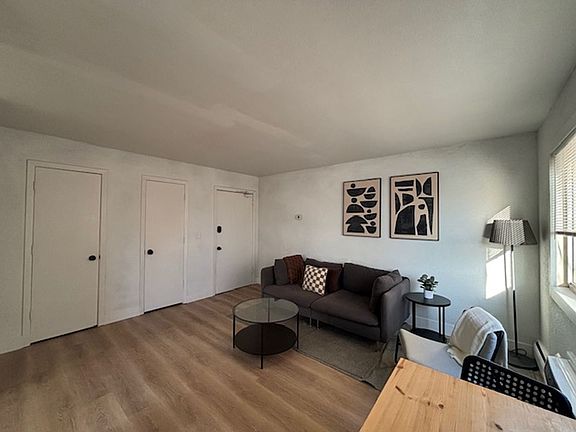 5th image of 2700 Garfield Ave APT 203