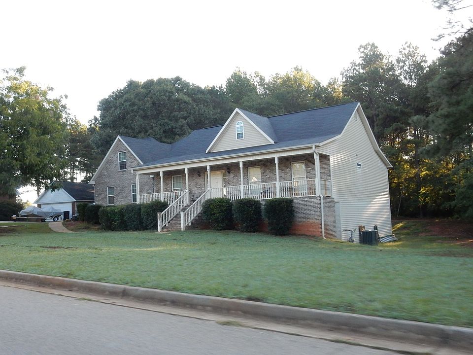 2nd image of 305 McKibben Dr