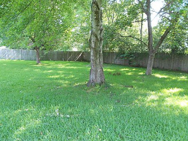 2nd image of 209 Edwin Cir