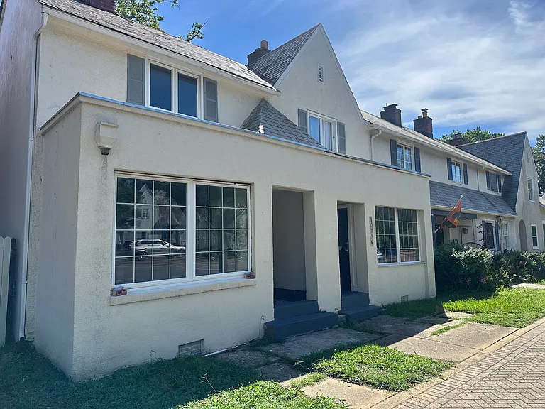 10238 Warwick Blvd — Photo 1