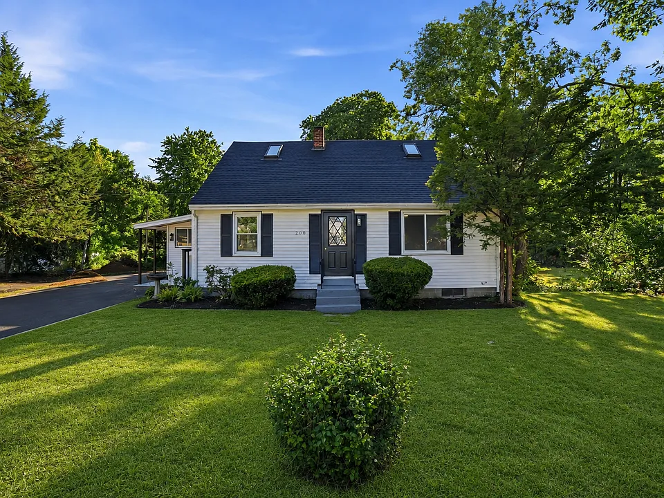 200 N Quinsigamond Ave