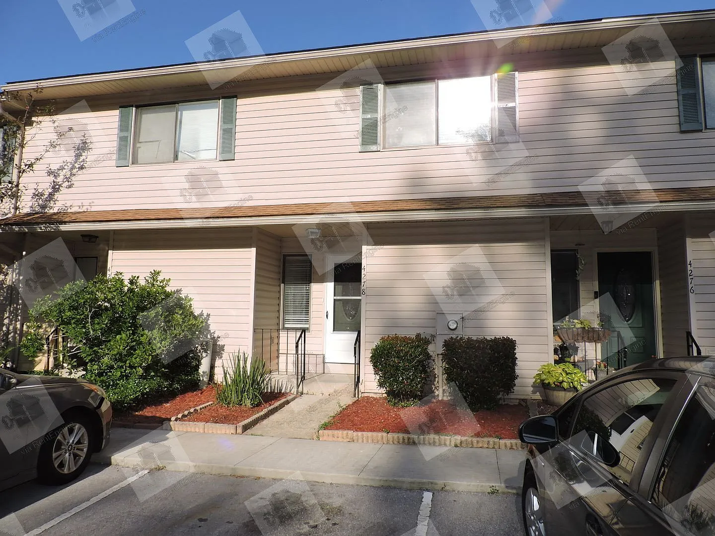2 bed, 1.5 bath, 1260 sqft, $1,550 — Photo 1