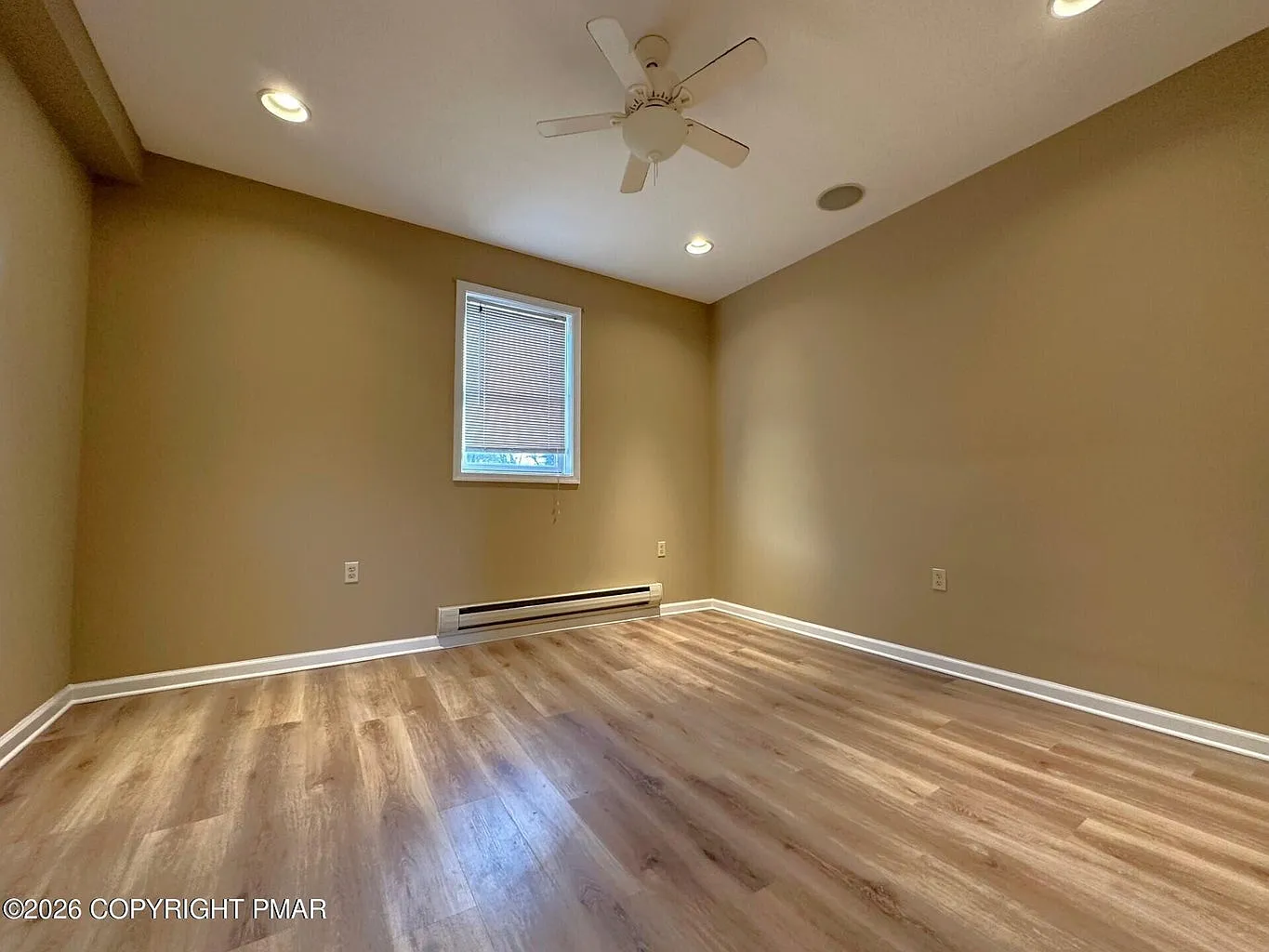 2 bed, 900 sqft, $1,395 — Photo 3