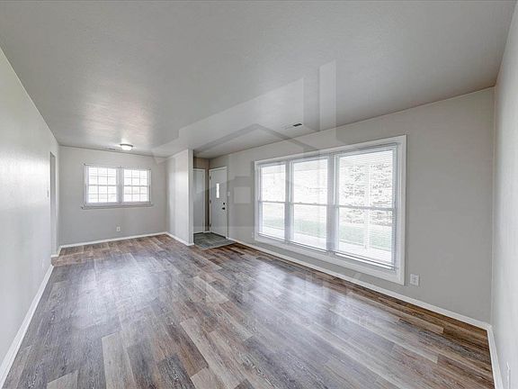 5th image of 5026 N Richardt Ave