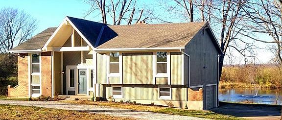 3rd image of 9504 W Clarksboro Dr