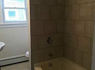 17 Algonquin St, Providence, RI 02907