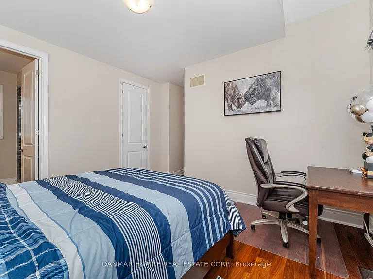 2118 Vineland Cres — Photo 40