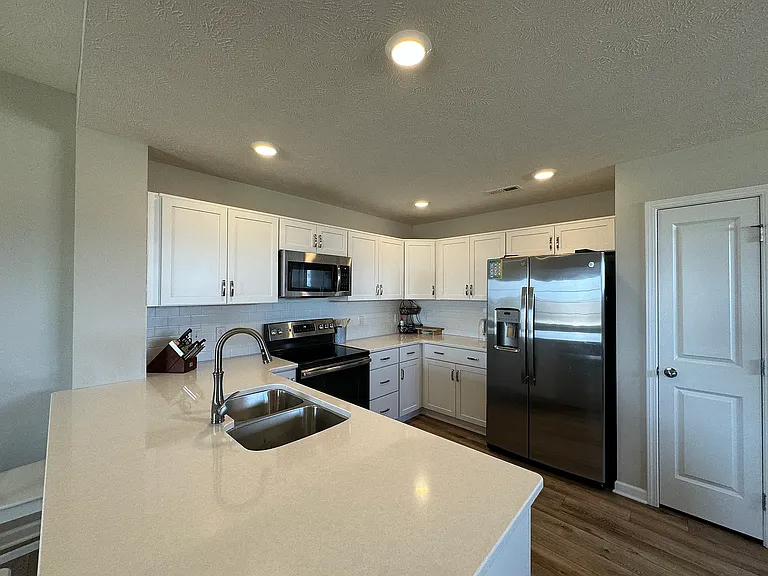 2264 N Aaron Way — Photo 8