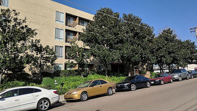 1st image of 1958 2nd Ave