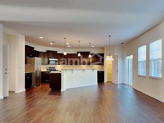 3rd image of 128 Cherry Bark Dr
