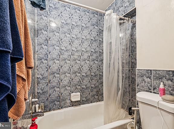 3rd image of 1917 Spring Garden St APT 1