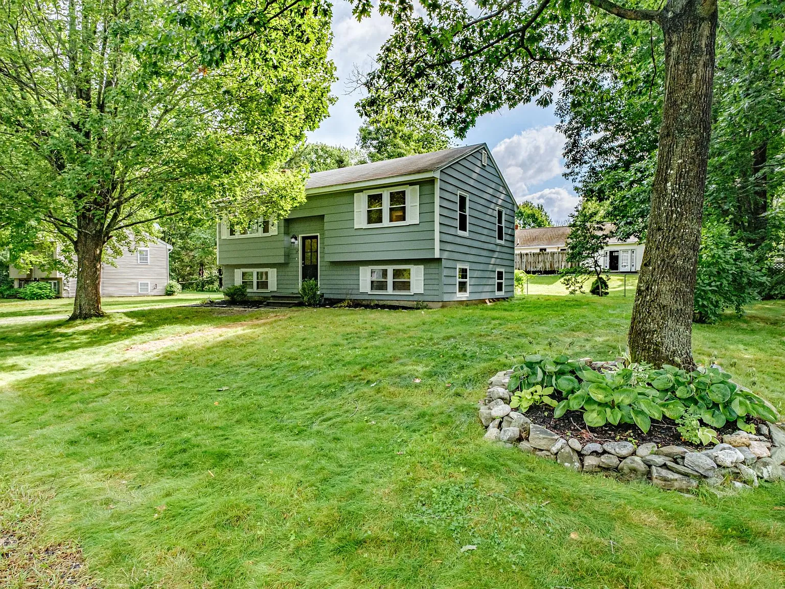 4 bed, 1600 sqft, $4,100 — Photo 4