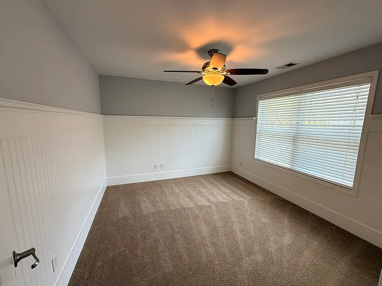 3606 Malcolm Mnr NW — Photo 12