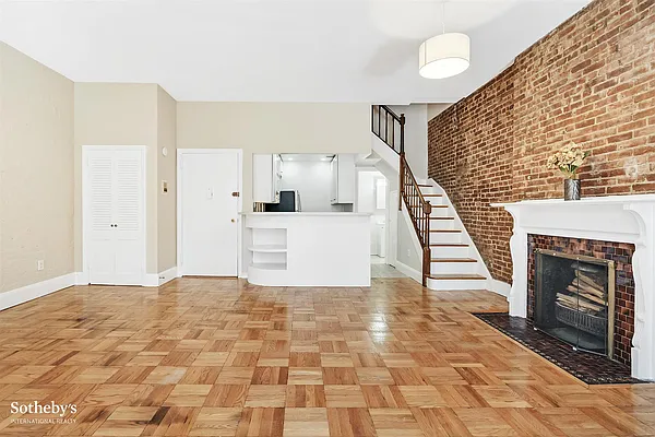 Rented by Sotheby's International Realty | media 36