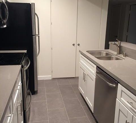 5th image of 140 S Maple Dr