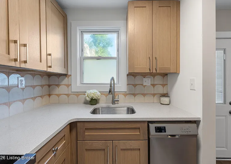 664 Lynn St #102 — Photo 2