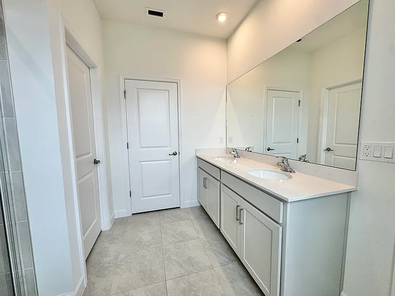 14122 SW Thorens Dr — Photo 20