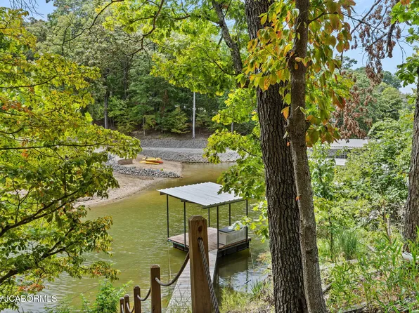 28 Four Winds Ct, Lake Ozark, MO 65049