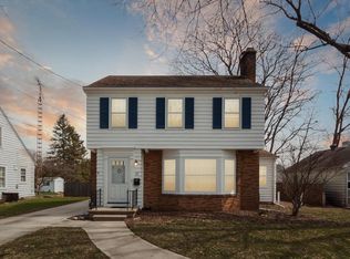 37 Forest Park Blvd, Janesville, WI 53545