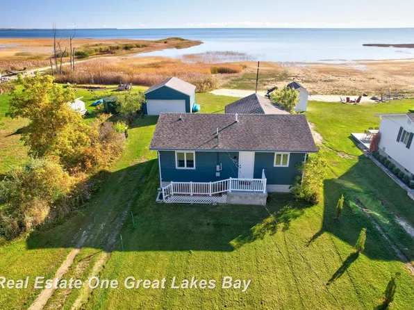 5219 Beachwood Rd, Standish, MI 48658