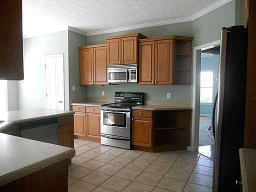 5th image of 180 Keaton Dr