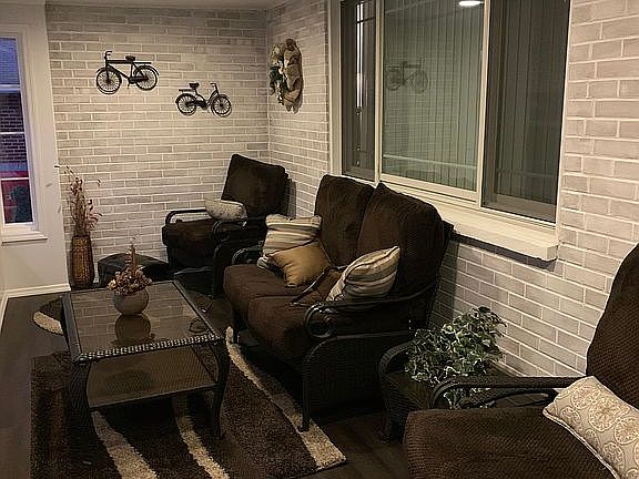 4th image of 2820 Woodway Ave