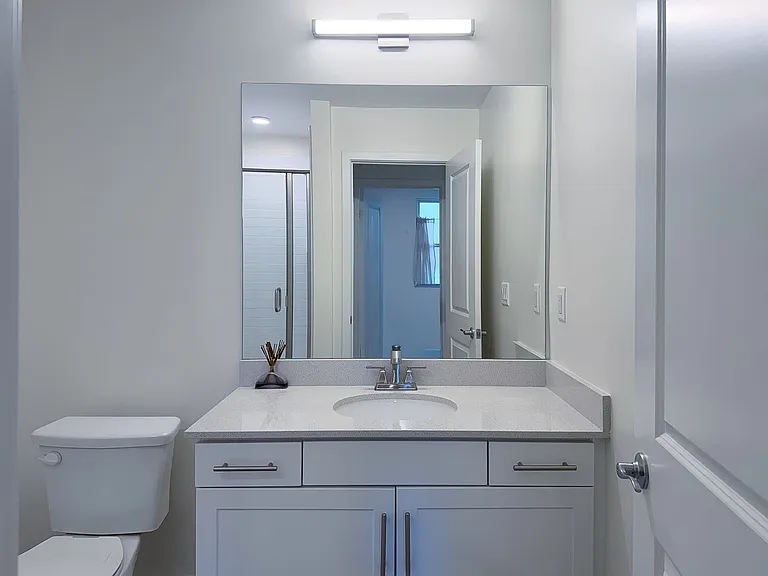 1568 E Thompson Blvd — Photo 32