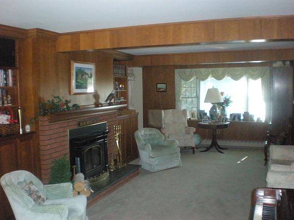 Living Room with cozy Fireplace