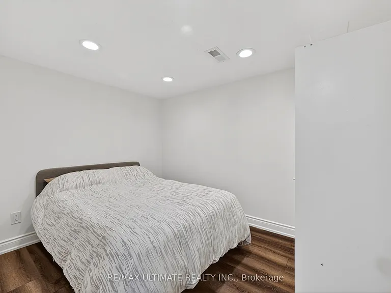 818 Krosno Blvd #BASEMENT — Photo 17