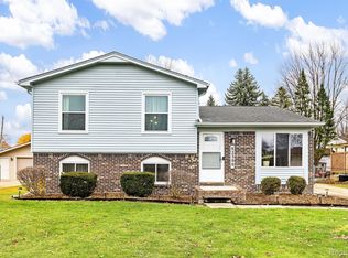 42390 Ehrke Dr, Clinton Township, MI 48038