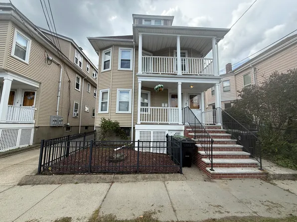 15 Chauncey St #2, Watertown, MA 02472