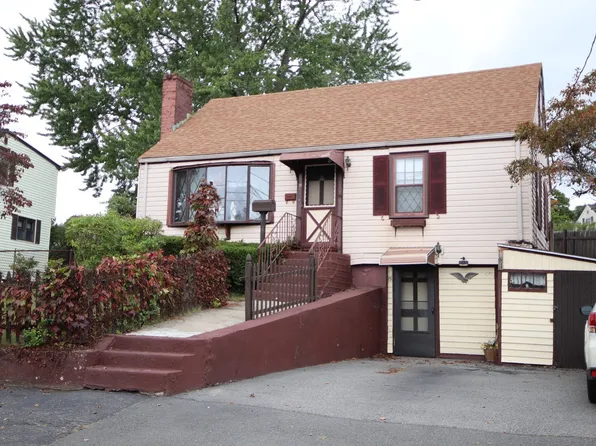 15 Lewis Ln, Saugus, MA 01906