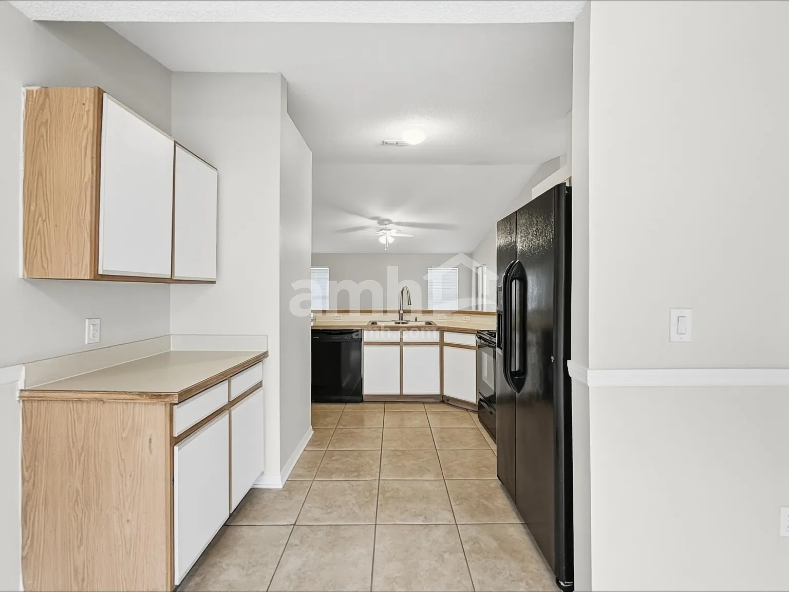 3 bed, 2.0 bath, 1593 sqft, $2,410 — Photo 4