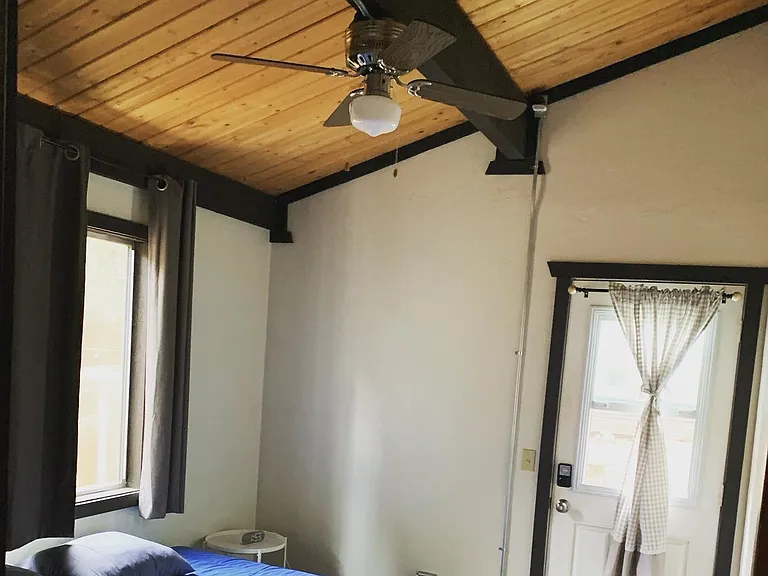 329 Vista Ln — Photo 2