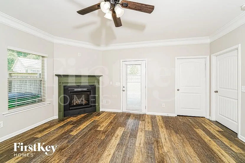 3 bed, 2.5 bath, 2144 sqft, $2,270 — Photo 3
