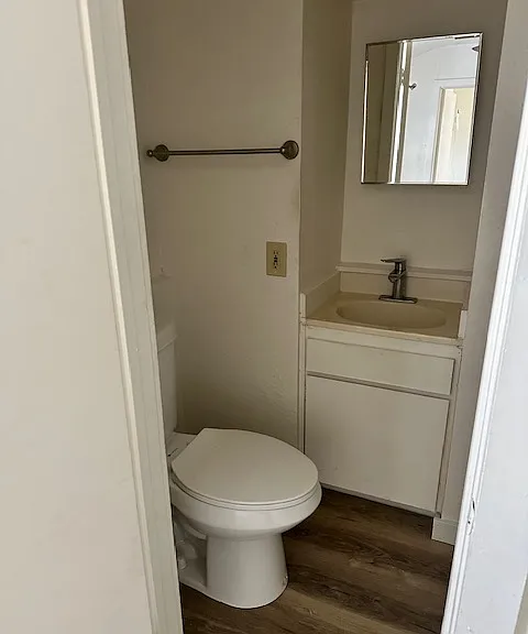 546 Jackson St — Photo 2