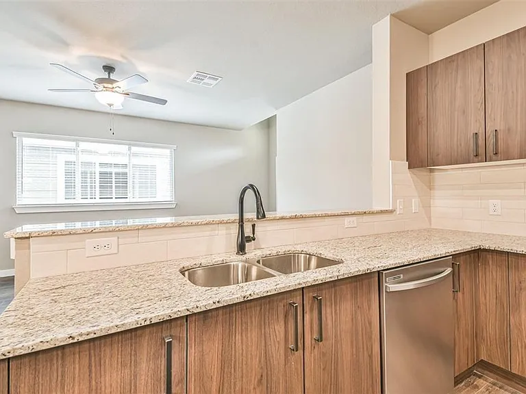 9896 Grosbeak Ln — Photo 6