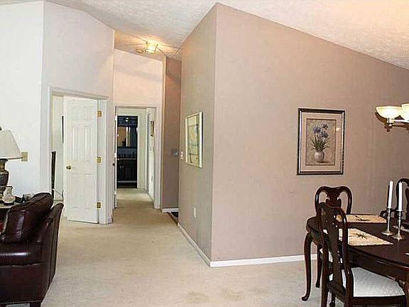 5th image of 8750 Yardley Ct APT 300