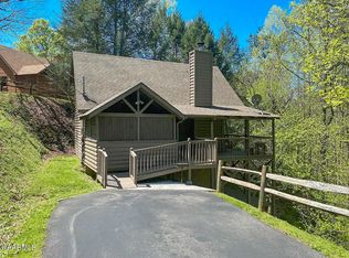 3532 Country Pines Way, Sevierville, TN 37876