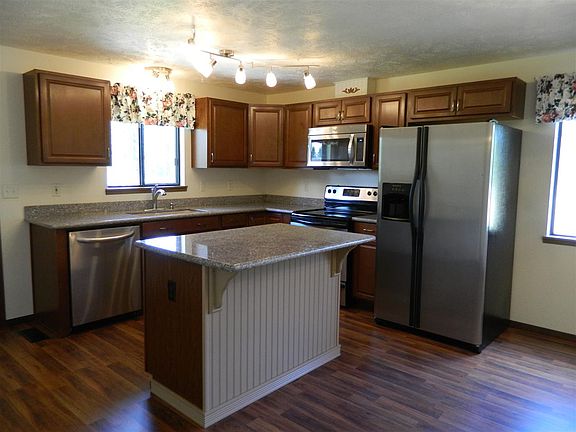 2nd image of 1215 E Stanley Dr
