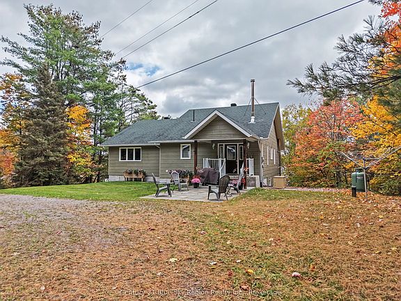 3rd image of 188 Paradis Rd