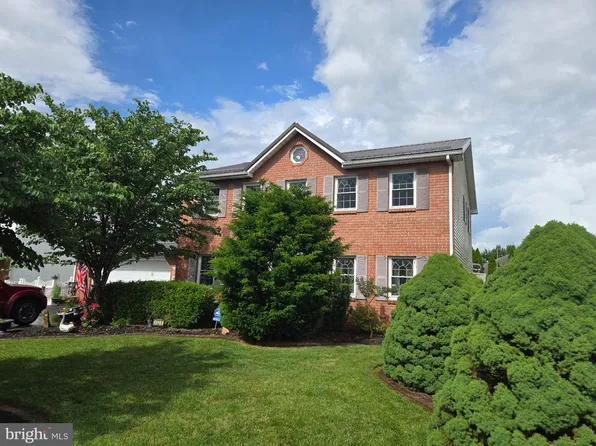 3526 Turnberry Dr, Chambersburg, PA 17202