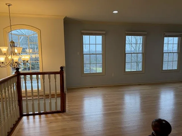 941 Montclair Dr — Photo 3