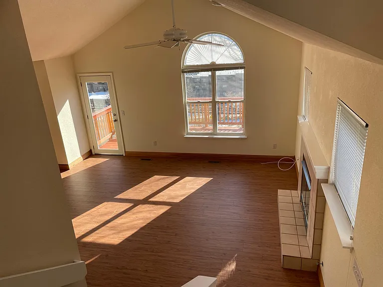 535 Canyon View Dr — Photo 5