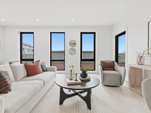 118 B St Unit 204, Boston, MA 02127