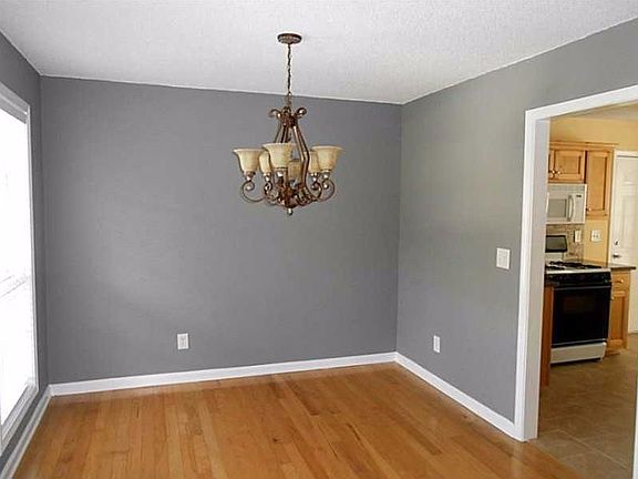 5th image of 295 Sasnett Dr
