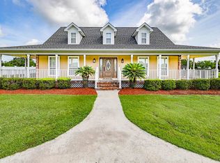 254 Lake View Dr, Raceland, LA 70394