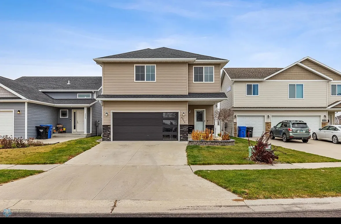 3 bed, 2040 sqft, $2,600 — Photo 1